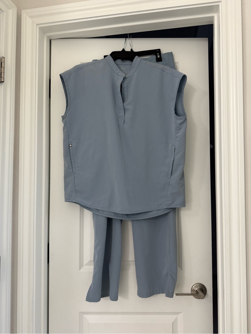 Figs Light Blue Rafaela & Kade Set